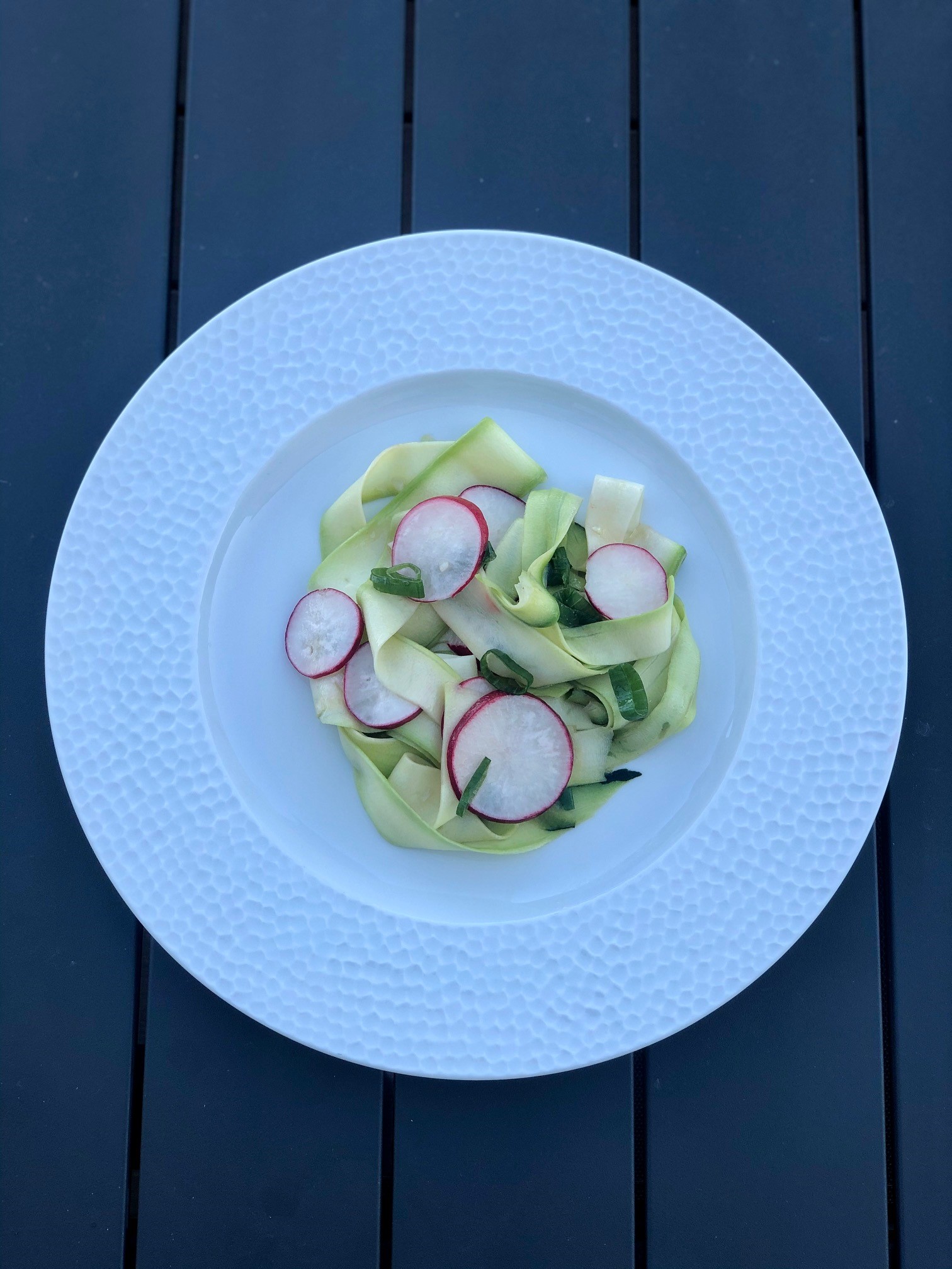 salade-courgette-radis-oignons-blancs